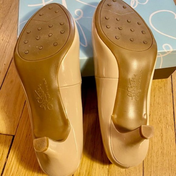 Life Stride Patent Pump - Size10 - Picture 9 of 13